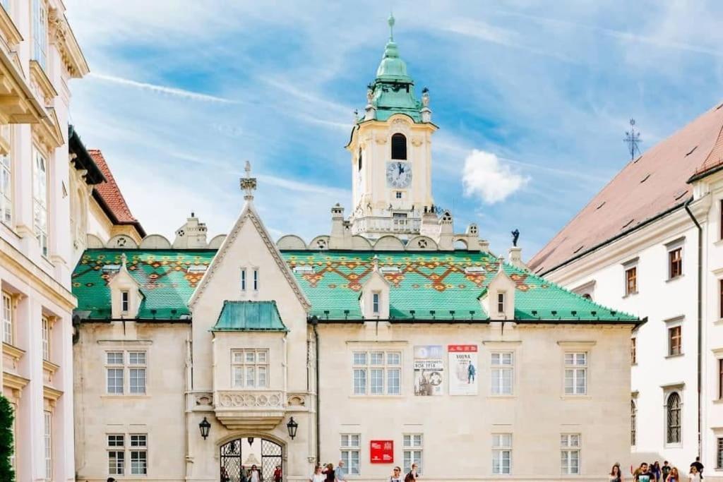 Diamond Residence In Old Town With Free Parking Братислава Экстерьер фото