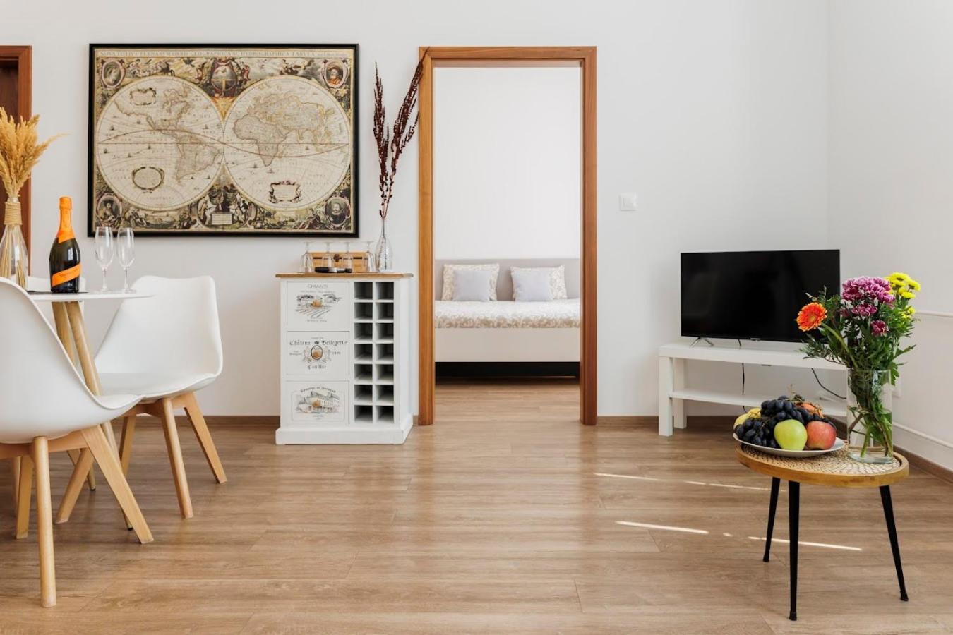 Diamond Residence In Old Town With Free Parking Братислава Экстерьер фото