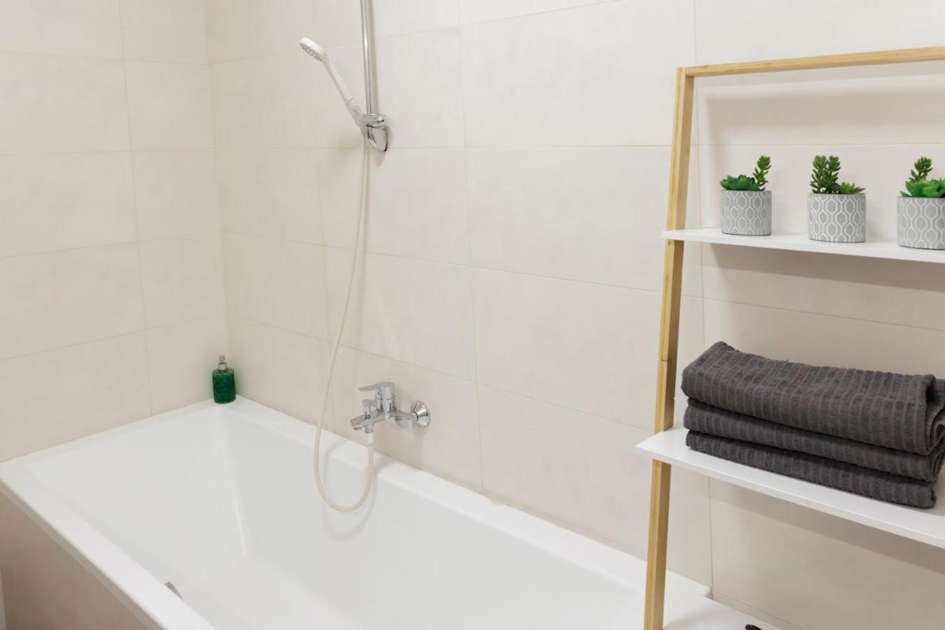 Diamond Residence In Old Town With Free Parking Братислава Экстерьер фото