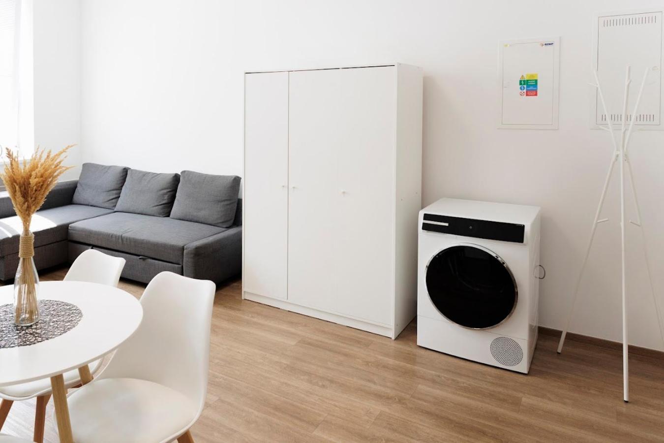 Diamond Residence In Old Town With Free Parking Братислава Экстерьер фото