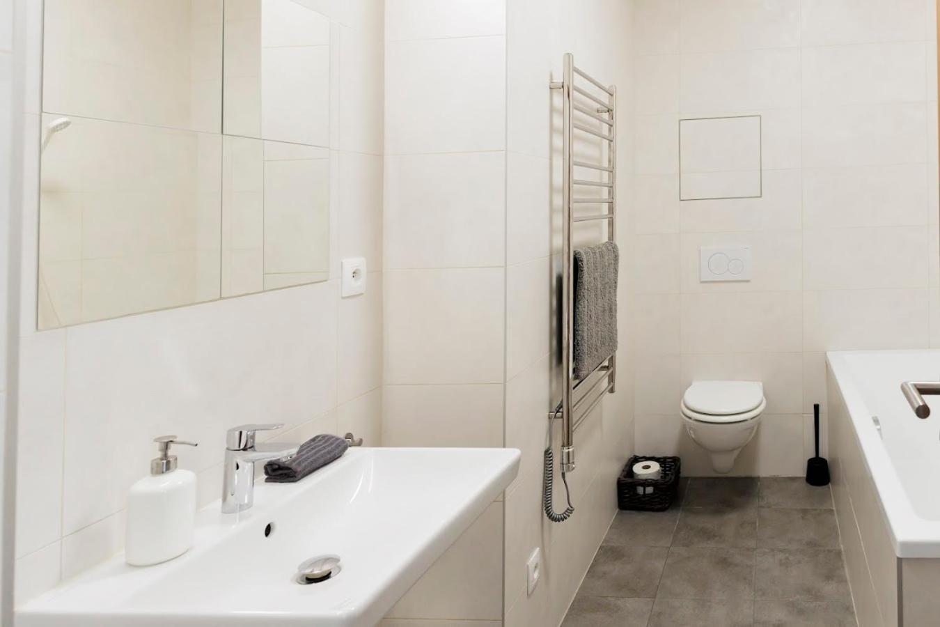 Diamond Residence In Old Town With Free Parking Братислава Экстерьер фото